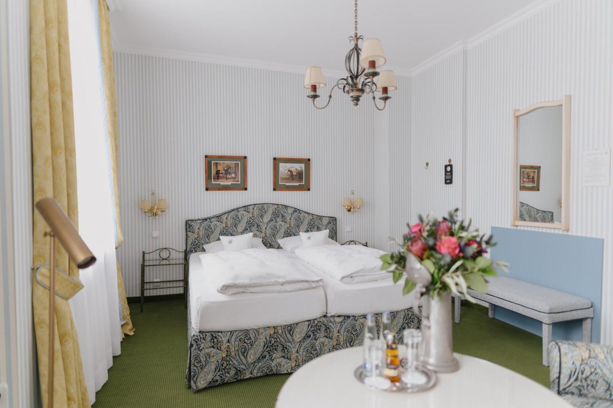 Romantik Hotel Zur Post Fuerstenfeldbruck Eksteriør billede