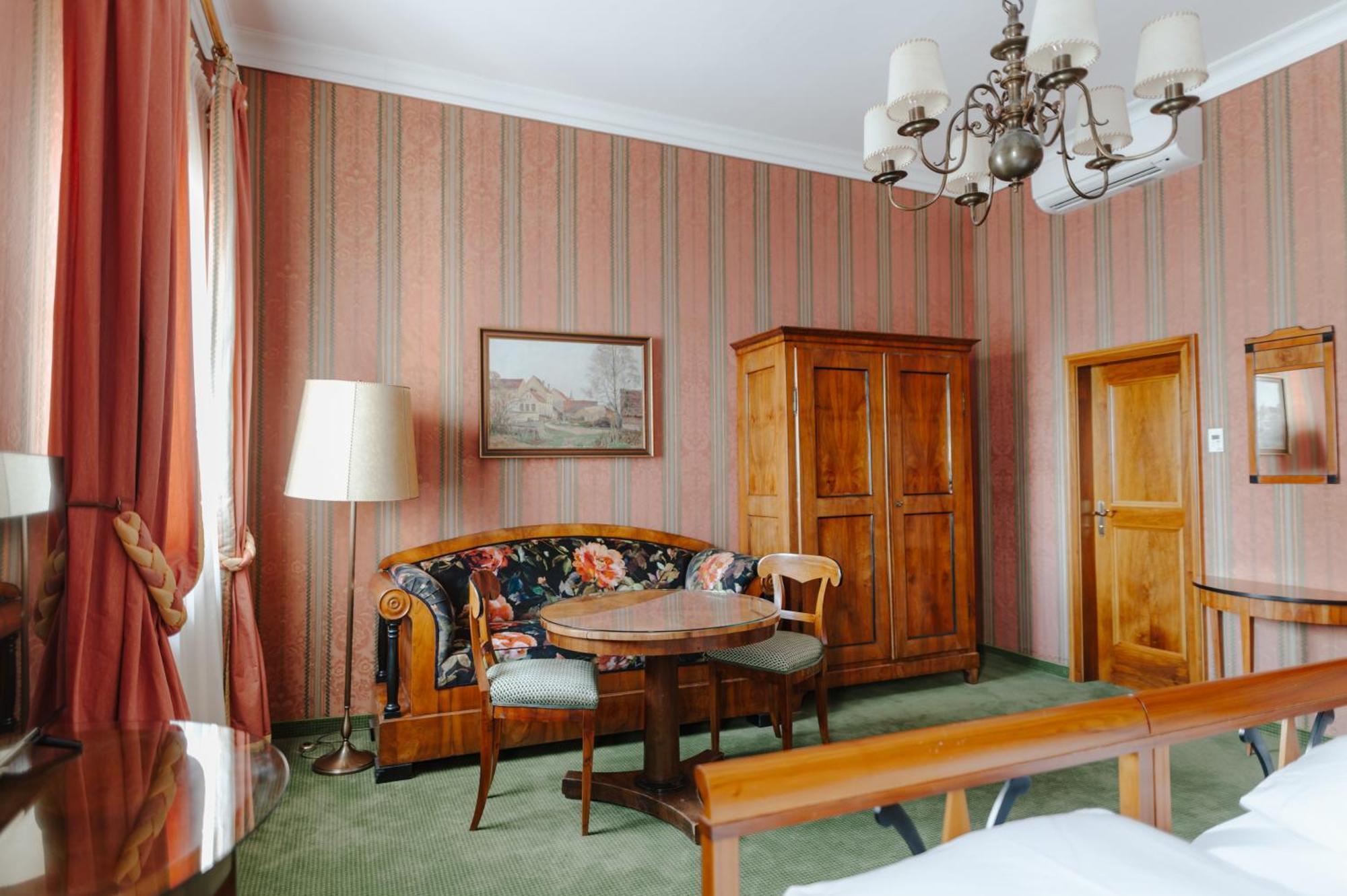 Romantik Hotel Zur Post Fuerstenfeldbruck Eksteriør billede