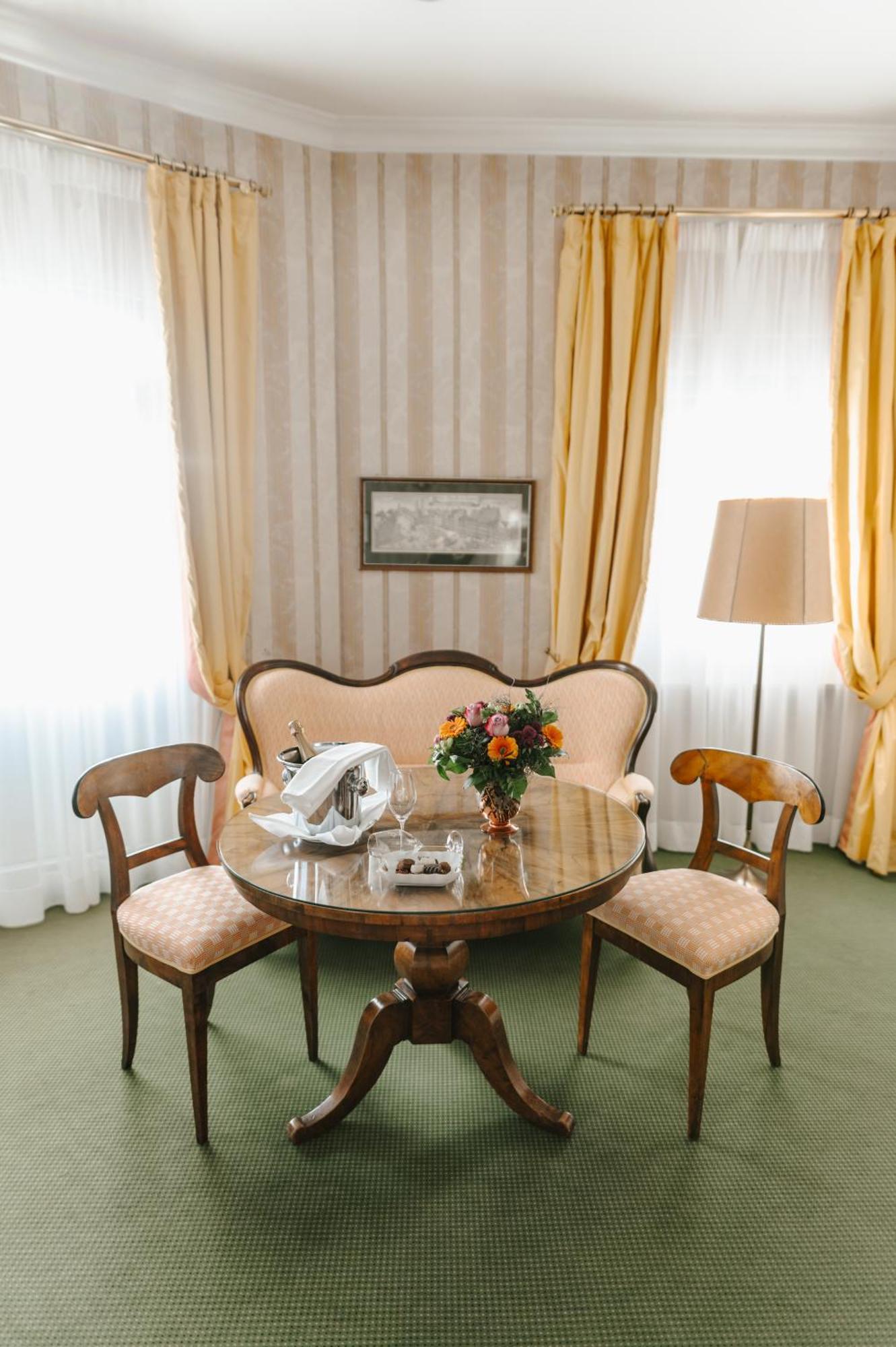Romantik Hotel Zur Post Fuerstenfeldbruck Eksteriør billede